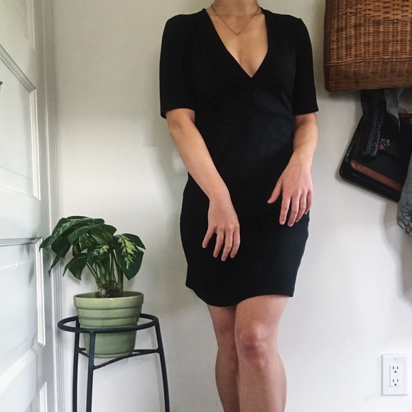 Little black dress with sexy v neck - Picture 2 of 4